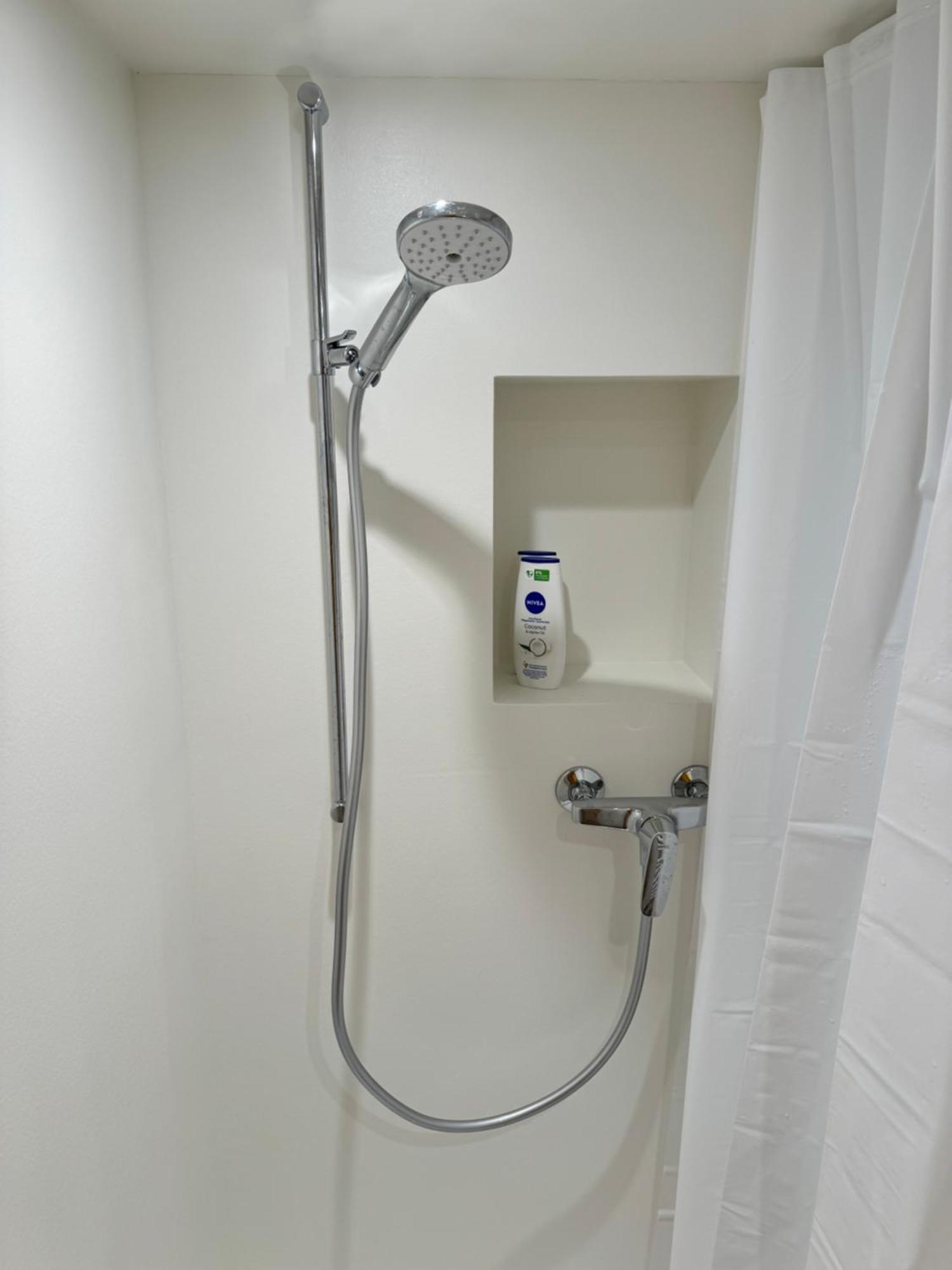Cozy City Center, 4 Bedroom- 120Sq, 5Min Walk To Main Station بازل المظهر الخارجي الصورة