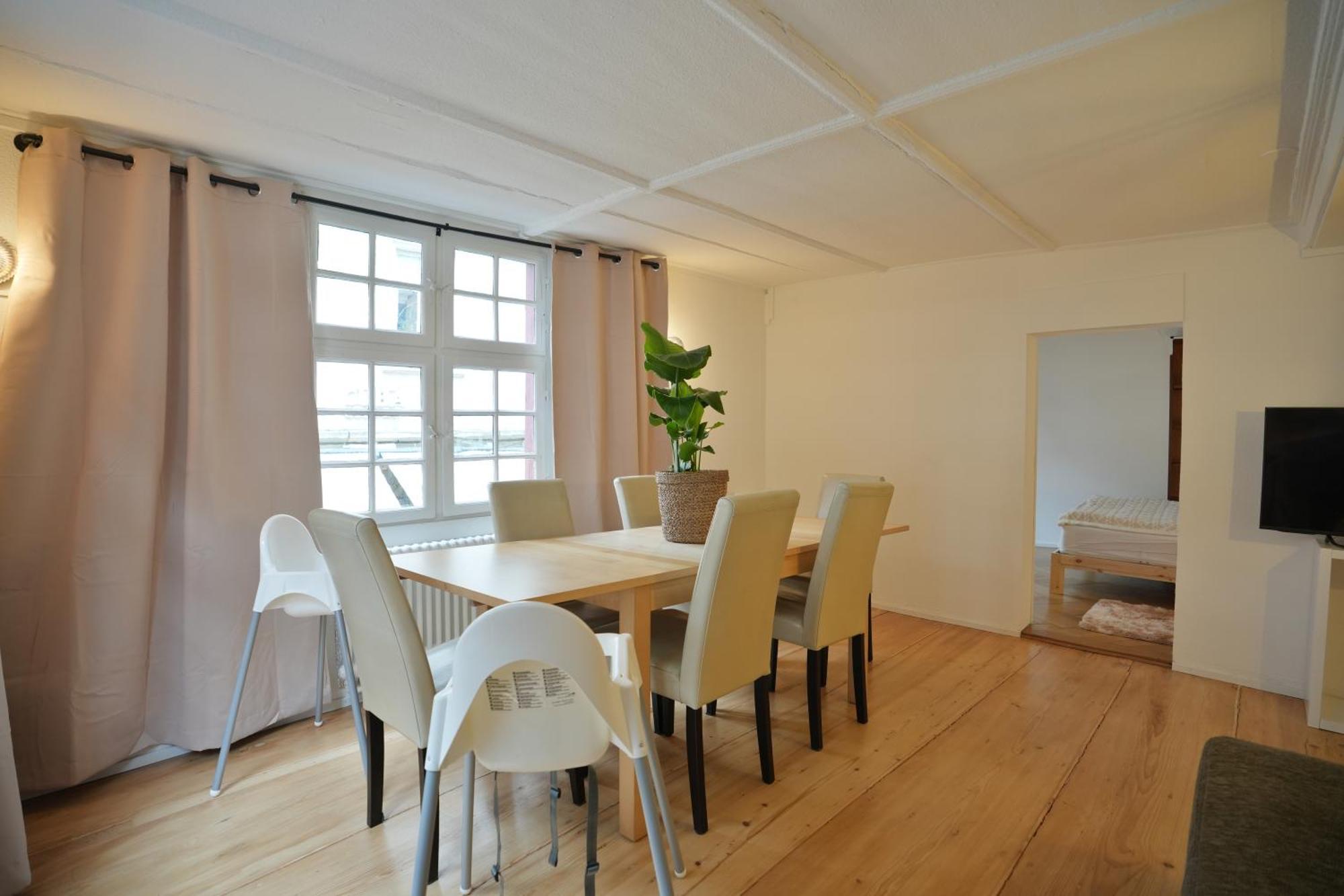 Cozy City Center, 4 Bedroom- 120Sq, 5Min Walk To Main Station بازل المظهر الخارجي الصورة