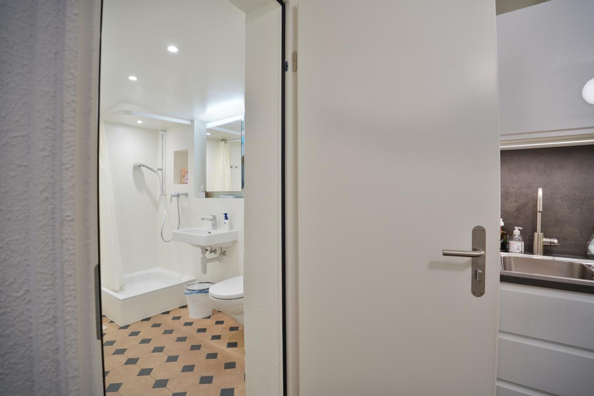 Cozy City Center, 4 Bedroom- 120Sq, 5Min Walk To Main Station بازل المظهر الخارجي الصورة
