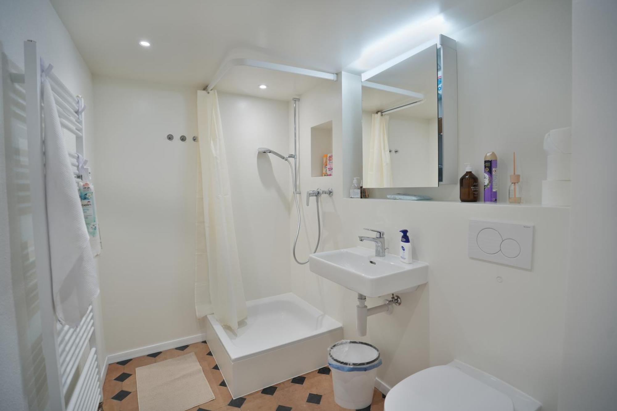 Cozy City Center, 4 Bedroom- 120Sq, 5Min Walk To Main Station بازل المظهر الخارجي الصورة